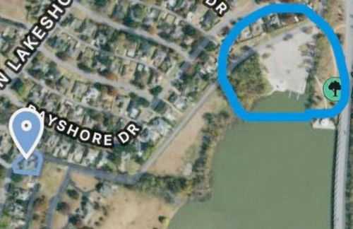 Jacuzzi Lakefront Home w/ Game room+play structure - Foto 47