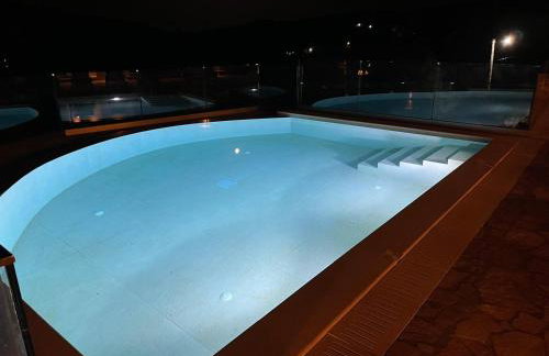 Villa Ozias a modern,spacious, swimmig pool villa. - Foto 40