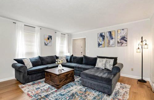 4BR Cozy Family Retreat Near Mall of GA, Near Lake Lanier - Sleeps 10 - Foto 11