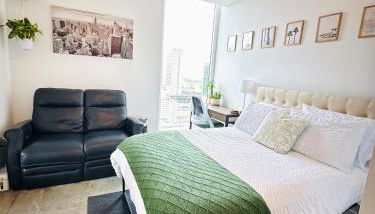 Art-filled Loft 180 Views, Rooftop Pool, Parking - Foto 3