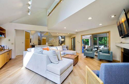 Modern Home Walk to Downtown, Hot Tub & GameRoom - Foto 8