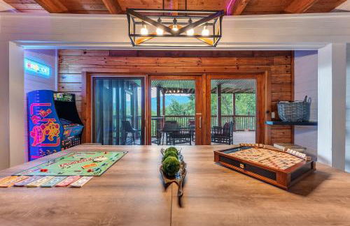 Family Chalet With Sauna, HotTub, Heavenly Views! Mins to Downtown! - Foto 67