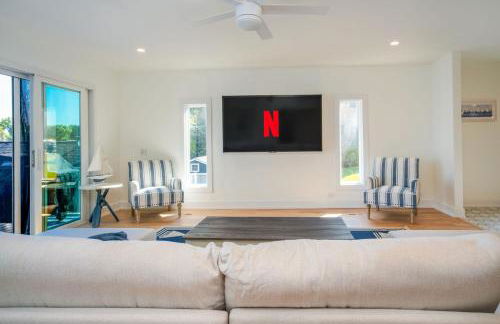 The Blue Sapphire 3BR 3BA Luxury Lakefront Home on Mineola Bay Stunning Views on Chain O Lakes - Photo 26