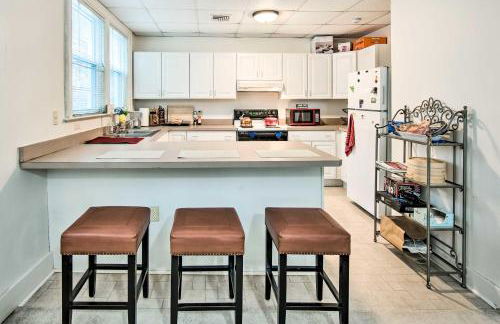 Lancaster Unit with Expansive Covered Porch! - Foto 7