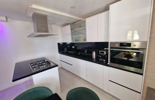 Apartment Casa Lumina - 5 minutes to the airport - Foto 53