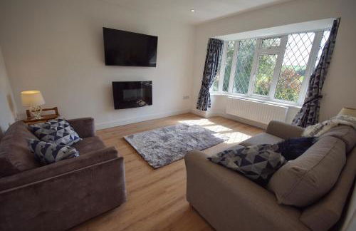 Vale View - Sleeps 6 - Pets Ok - Garden - Parking - Photo 41
