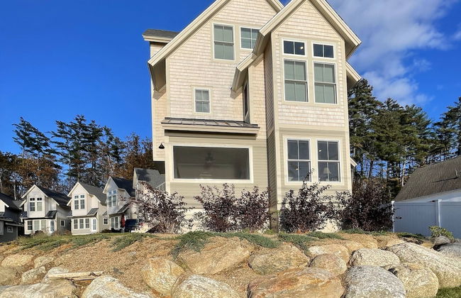 Lady of The Lake - Photo 25