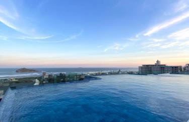 Apê a 450mt Praia da Vila - split, piscina com vista, BBQ e garagem coberta - Photo 2