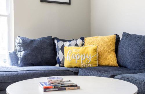 Chic 3BR Home with Fire Pit-Private Yard-Family Friendly - Foto 10