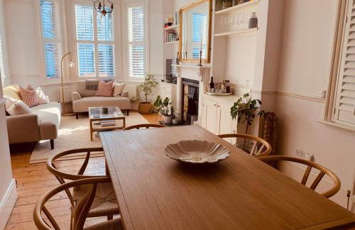 Stunning Home, Garden, Parking & Close Train Stations - Foto 10