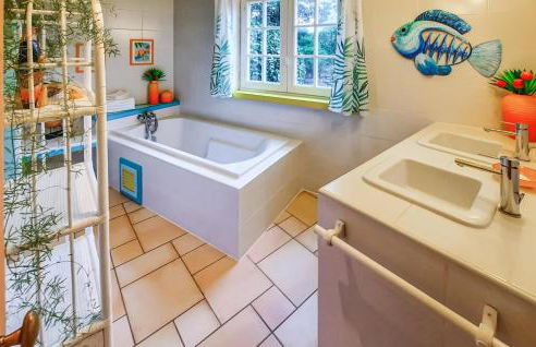 Nice Home In Plouguerneau With Wifi - Foto 32