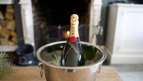 Stunning 5 Bedroom Victorian home with optional hot tub - Foto 3