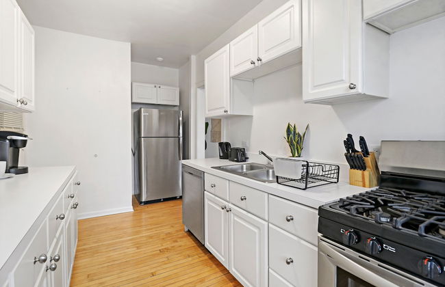 Simple and Roomy 1BR Apt in Evanston - Foto 7