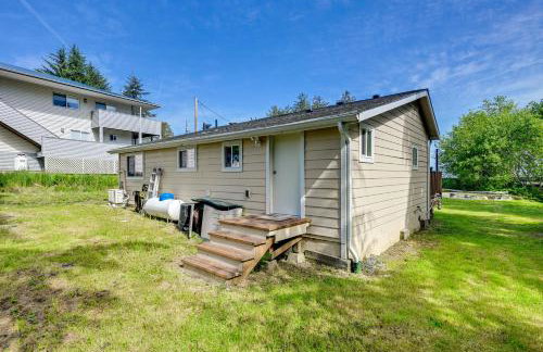 Walk to Beach Creek-Front Sekiu Home with Fire Pit! - Foto 23