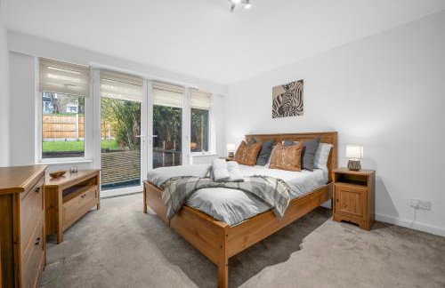 Modern 2BR Near Manchester Sleeps 6 ,Parking , Free WiFi in Middleton Ideal for Work Stays and Relaxation - Foto 17