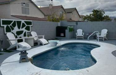 3BR - 3BA w Pool & BBQ -15 Mins to Strip & Airport - Foto 14