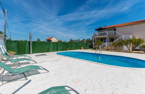 6 Bedroom Lovely Home In Ceranje Gornje - Foto 13