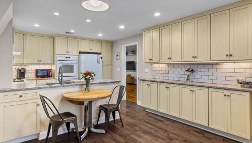 New England Nest - Modern 2BR Home with EV Charger - Foto 3