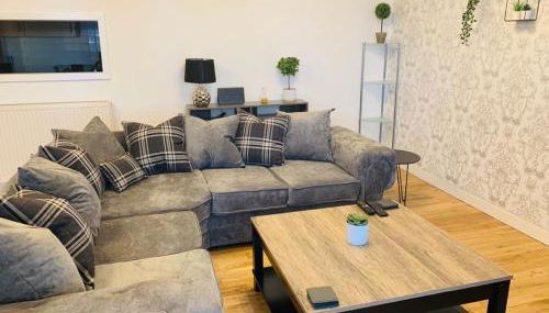 Modern 2 Bed Apartment, Close to Gla Airport & M8 - Foto 3