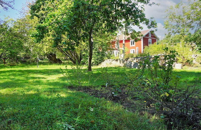 Idyllic Family Retreat Close to the Sea - Photo 18