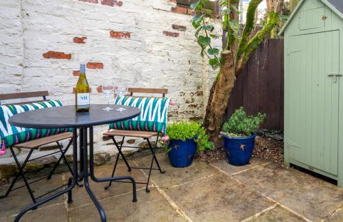 Quarry Cottage Courtyard Garden - Pass the Keys - Foto 4