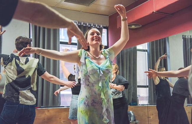 1 Hour Private Flamenco Class Experience in Malaga - Photo 2