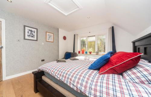 6 bedrooms beautiful home 3 bathrooms, quiet location with garden near Legoland Windsor Heathrow - Foto 44