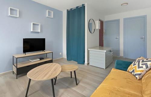 Appartement lumineux, épuré avec balcon et parking - Foto 6