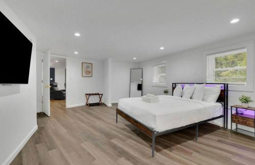 Luxury 7BR Buckhead Oasis w Pool Gameroom Firepit - Foto 45