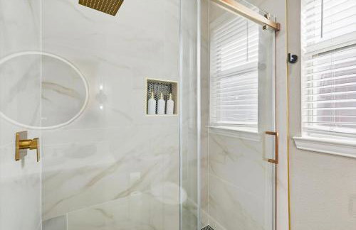 5BD 2BA Vacation Retreat w Pool Hot Tub & BBQ - Foto 31