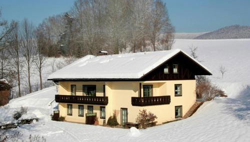 Geraeumige Wohnung fur 5 Personen in Drachselsried - Foto 2