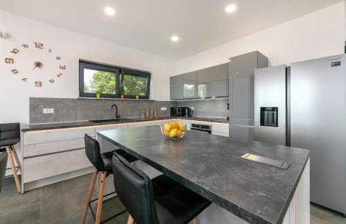 Villa Althea for 8 persons near Labin with 35 m2 heated pool, kids playground & large garden - Foto 19