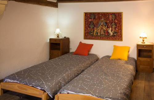 Charmante maison médiévale au cœur d'Hérisson - FR-1-489-606 - Foto 19