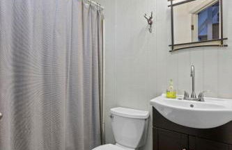 A-Frame with VIEWS - Walk to Downtown and Park - Pets OK - Foto 8