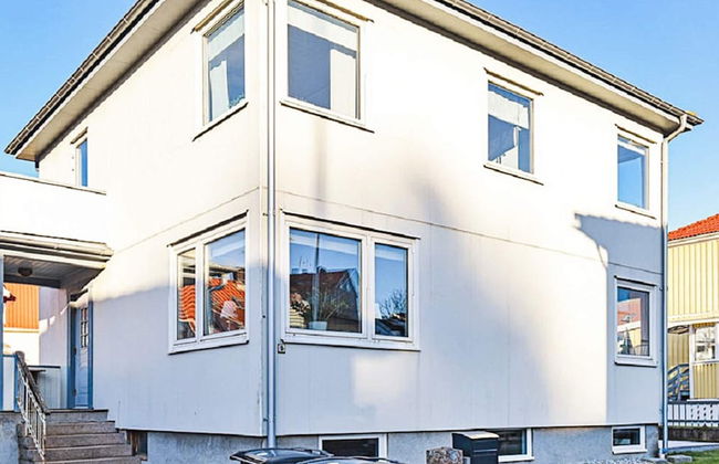 Villa in Town Near Sea and Beach - Foto 1