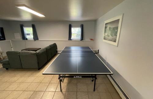 Spacious Pocono Home with Hot Tub and Fire Pit - Foto 40