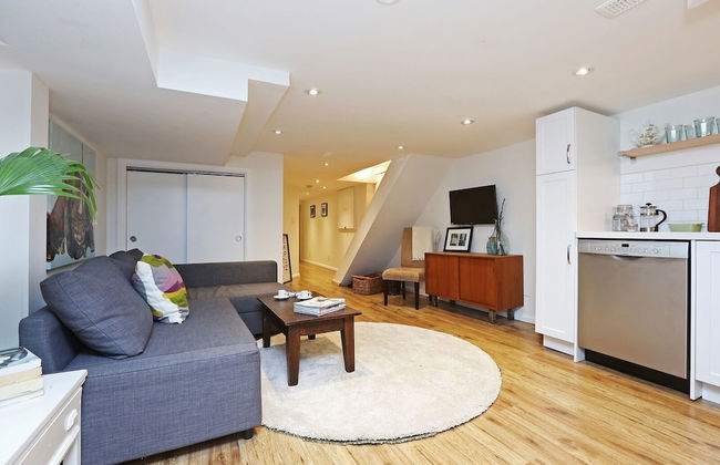 Applewood Suites - Danforth Basement - Foto 9