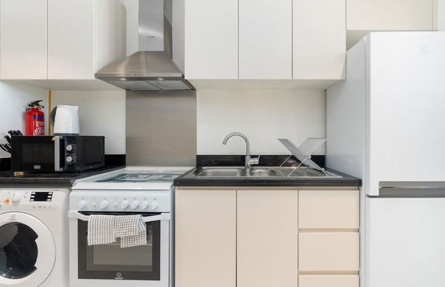 Neat Studio at Carson C - Photo 11