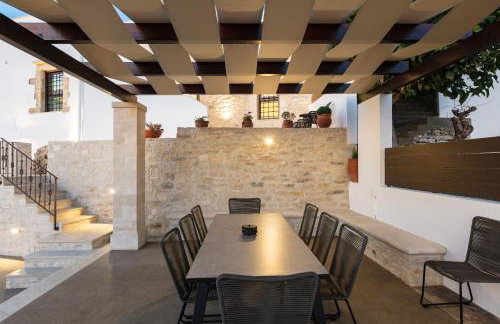 Penthe Manor House, Rustic Secret Retreat, By ThinkVilla - Photo 15