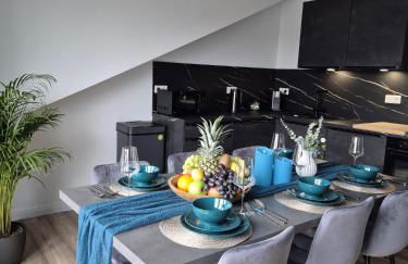 Luxsuite Still und Komfort 2 Balkon Elektrogrill Tischfussball TV-75 Zoll - Foto 2