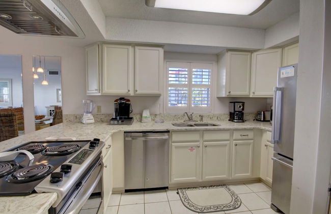 319 El Matador 2 Bedroom Condo by RedAwning - Photo 7