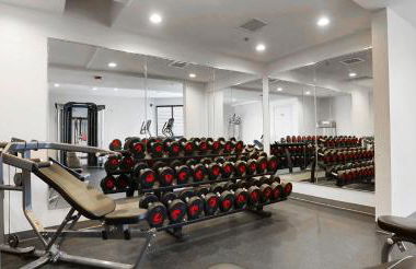 Contemporary 2BR2BA with Great Amenities - Foto 17