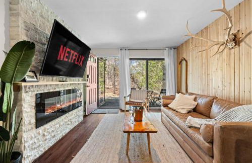 Ski In Ski Out Cabin on Hunter Mtn Seasonal Pool Access w Panoramic Views Hike Swim Fish Relax - Foto 1