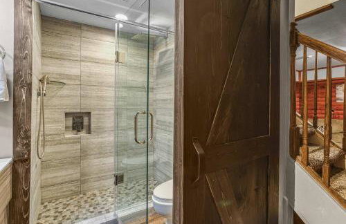 Mountain retreat w 2 fireplaces & lake - Foto 37