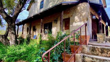 V700 Ranch Stays (Guesthouse)-A Tucked Away Gem - Foto 1