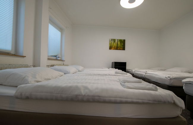 Spacious House - Photo 30