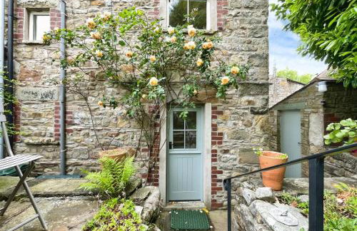 3 Chapel Square - Photo 1