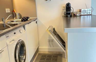 Living at Saarpartments -AdultsOnly- 2 Bedrooms, Kitchen - Business & Holiday Apartments for Long- and Short term Stay, 3 min to Train Station, Secure E-Bike Parking! - Foto 4