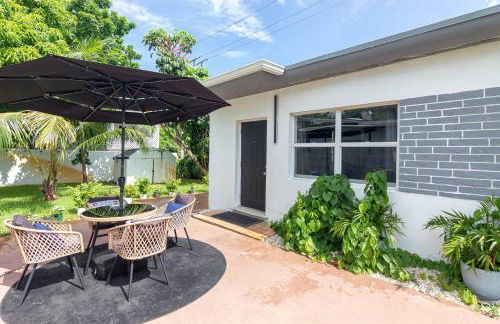 Serene Cottage Retreat Ideal for Couples & Solo Travelers - Photo 1