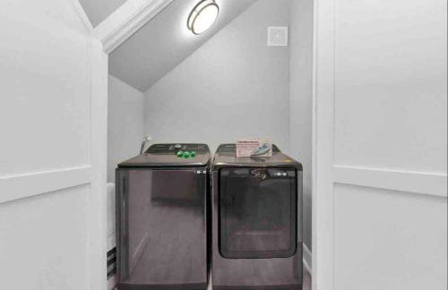 CAMP OUT - Big Backyard - 5mins To Downtown - Foto 12